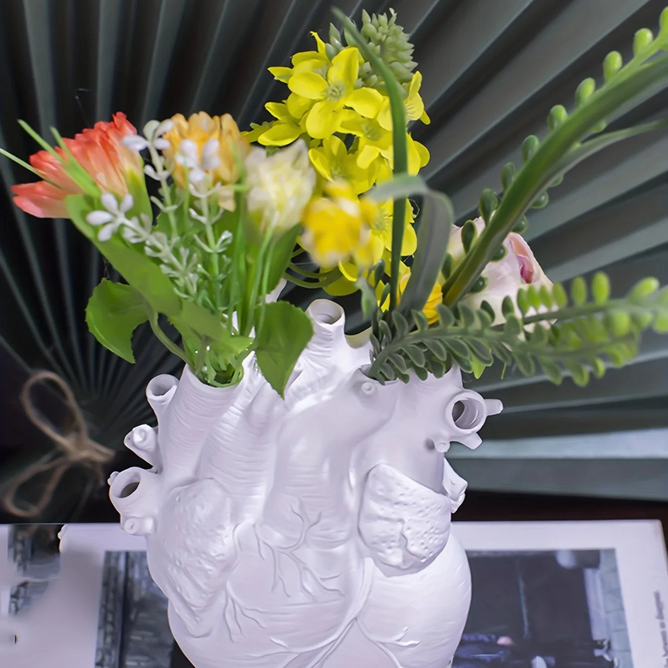 This striking Anatomical Heart Resin Vase is a must-have for anyone looking to add a touch of glam to their tabletop decor. Double Cart provides Best products for your home in Austin, TX.