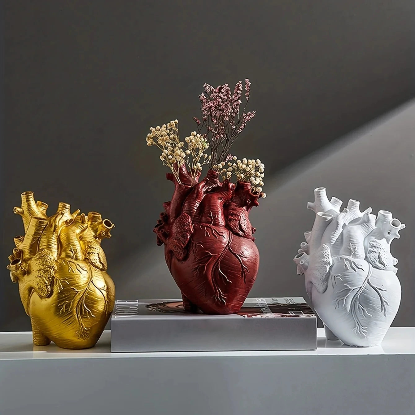 This striking Anatomical Heart Resin Vase is a must-have for anyone looking to add a touch of glam to their tabletop decor. Double Cart provides Best products for your home in Phoenix, AZ.