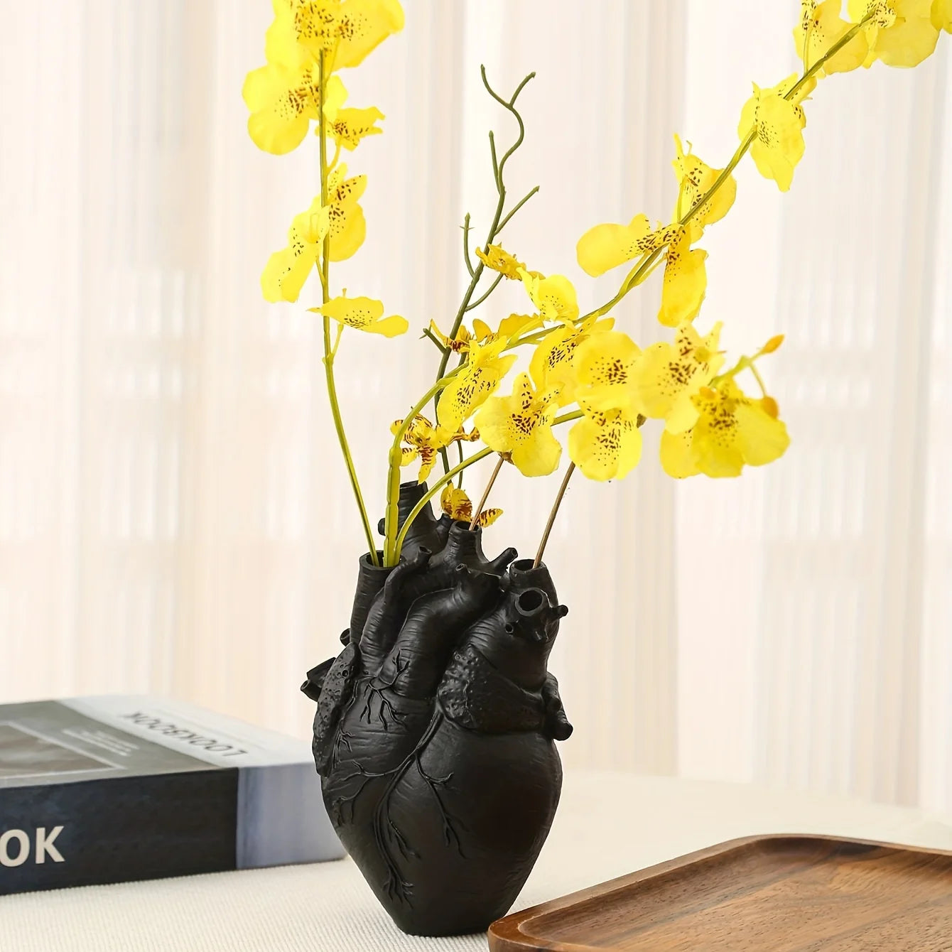 This striking Anatomical Heart Resin Vase is a must-have for anyone looking to add a touch of glam to their tabletop decor. Double Cart provides Best products for your home in San Diego, CA.